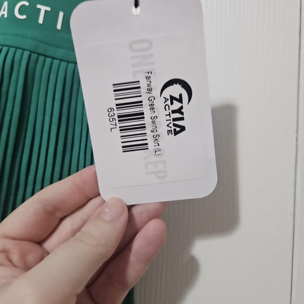 Zyia active fairway green swing skirt L NWT - Picture 3 of 5